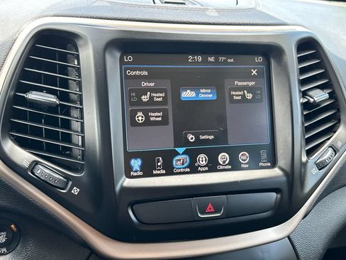 Used 2017 Jeep Cherokee Limited AWD/4WD image 11