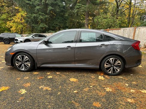 Used 2017 Honda Civic EX-T image 4