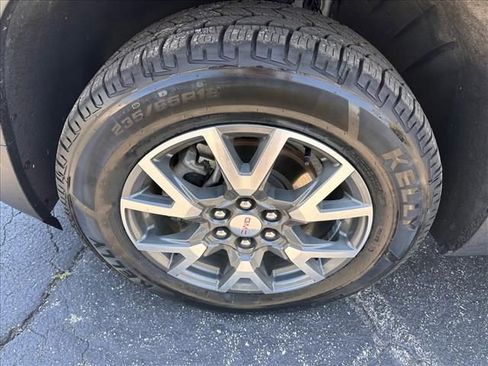 Certified 2023 GMC Acadia SLE w/ Driver Convenience Package AWD/4WD image 37