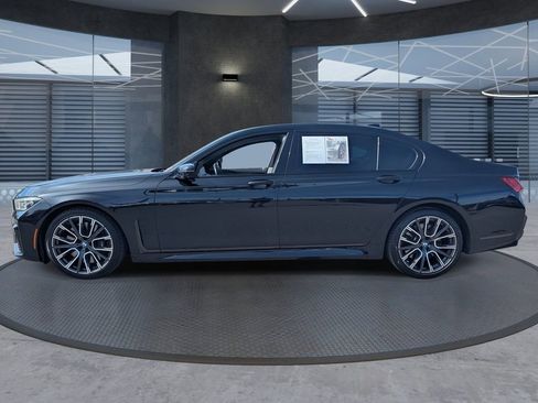 Used 2021 BMW 740i w/ M Sport Package RWD image 3