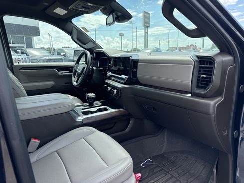 Used 2025 GMC Sierra 1500 SLT w/ SLT Premium Plus Package AWD/4WD image 14