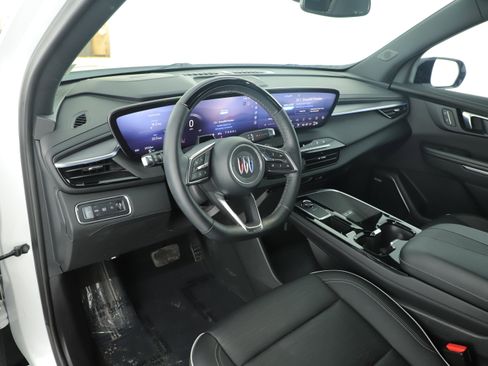 Used 2025 Buick Enclave Sport Touring w/ Super Cruise Package image 5