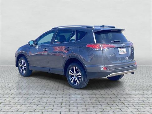 Certified 2018 Toyota RAV4 XLE FWD image 4