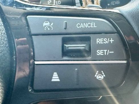 Used 2025 Honda Pilot EX-L image 15