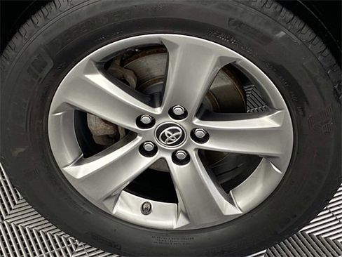 Used 2015 Toyota RAV4 XLE image 27