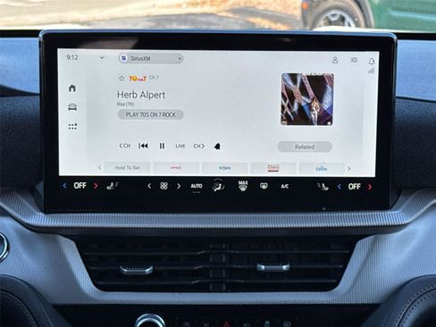 Used 2025 Ford Explorer Active image 23