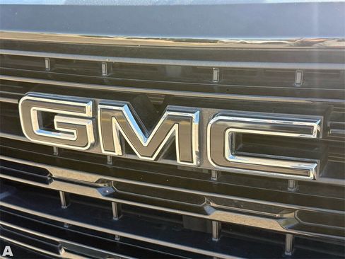 Used 2022 GMC Sierra 1500 Elevation image 32
