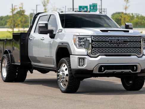 Used 2022 GMC Sierra 3500 Denali w/ Denali Ultimate Package AWD/4WD image 7