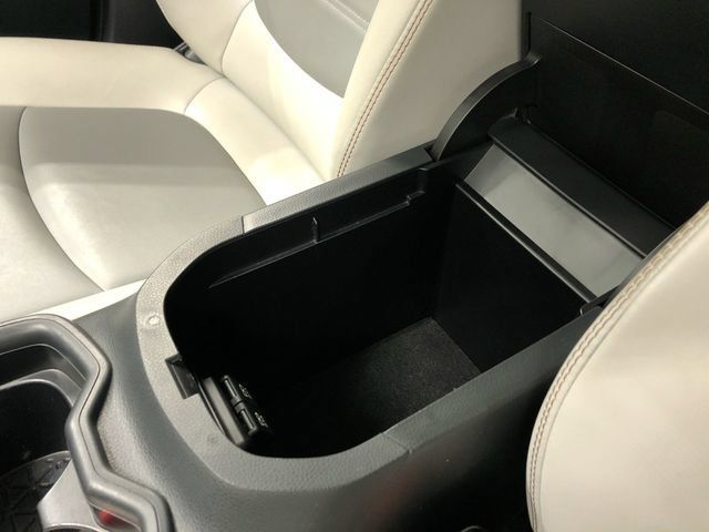 Used 2019 Toyota RAV4 XLE Premium FWD image 27
