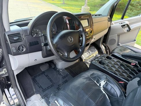 Used 2016 Mercedes-Benz Sprinter 3500 image 7