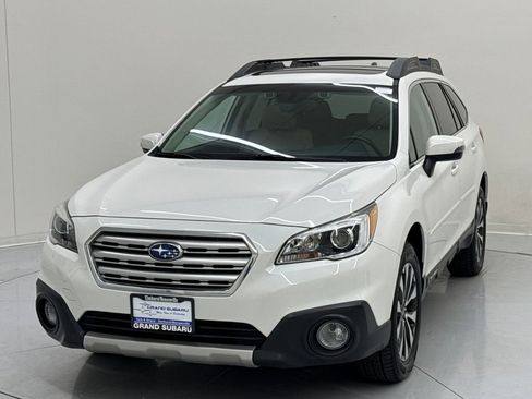 Used 2017 Subaru Outback 2.5i Limited image 1