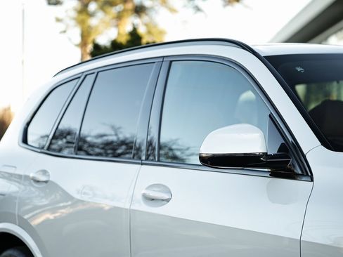 New 2026 BMW X5 xDrive40i w/ M Sport Package image 3