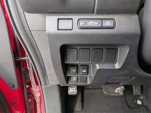 Used 2023 Nissan Frontier SV image 16