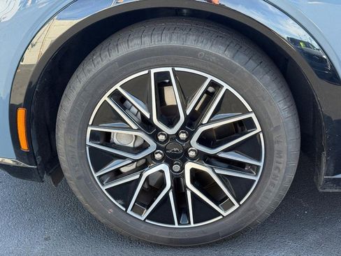 Certified 2024 Ford Mustang Mach-E Premium image 12