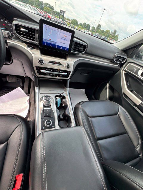 Used 2023 Ford Explorer XLT w/ Equipment Group 202A AWD/4WD image 13