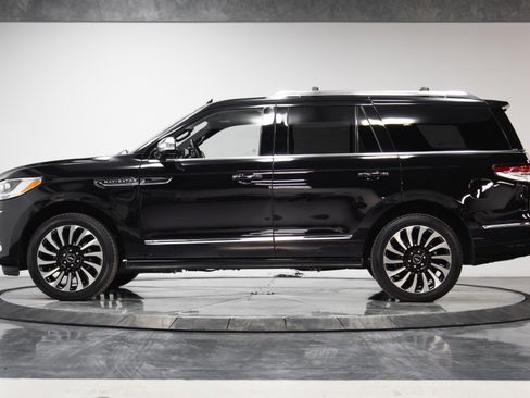 Used 2022 Lincoln Navigator Black Label image 17
