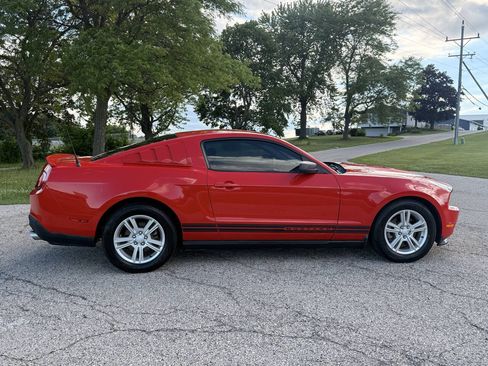 Used 2011 Ford Mustang Coupe w/ 101A Rapid Spec Order Code RWD image 6
