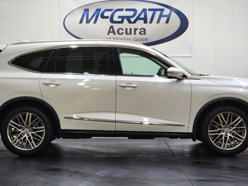 Used 2023 Acura MDX SH-AWD w/ Advance Package image 3