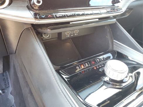 Used 2024 Jeep Wagoneer Series II w/ Flexible Seating Group RWD image 20