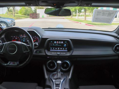 Used 2018 Chevrolet Camaro SS image 22