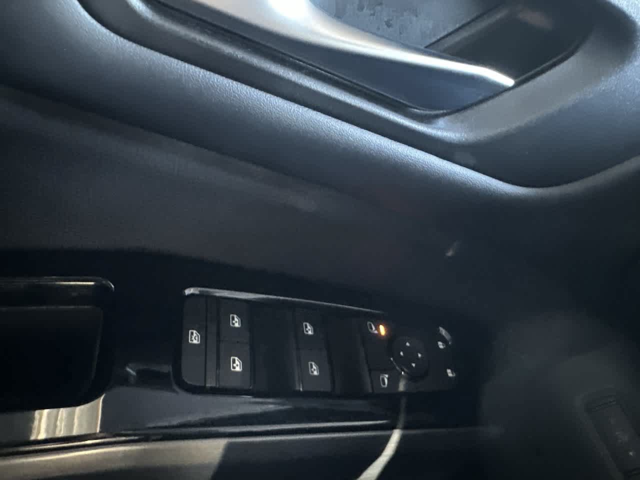 Used 2025 Nissan Pathfinder SL AWD/4WD image 17