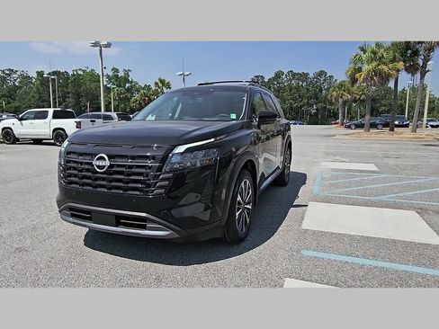 New 2026 Nissan Pathfinder Platinum FWD image 21