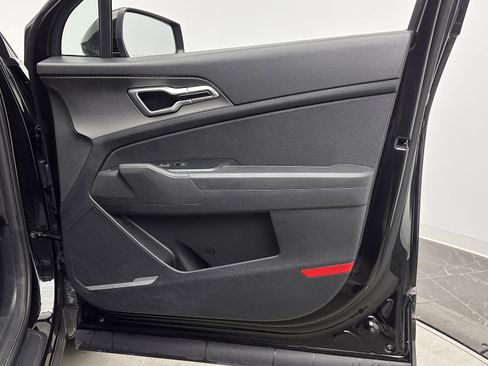 Used 2023 Kia Sportage LX image 32