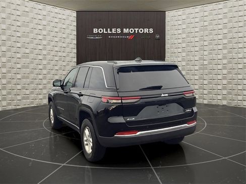 Used 2023 Jeep Grand Cherokee Laredo w/ Luxury Tech Group I image 6