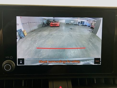 Used 2023 Toyota RAV4 LE FWD image 9