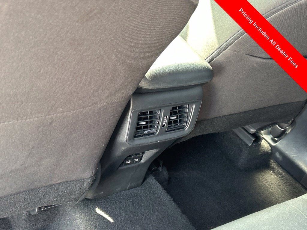 Used 2024 Toyota RAV4 XLE FWD image 15