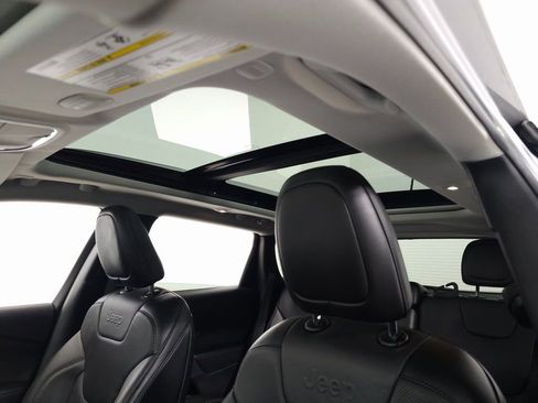 Used 2021 Jeep Cherokee Latitude Lux w/ Sun & Sound Group image 18