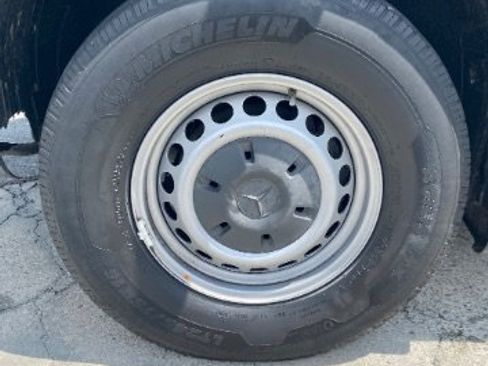 Used 2019 Mercedes-Benz Sprinter 2500 image 30