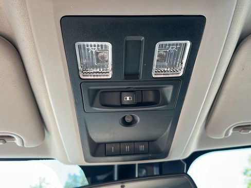 Used 2017 RAM 1500 Laramie AWD/4WD image 43