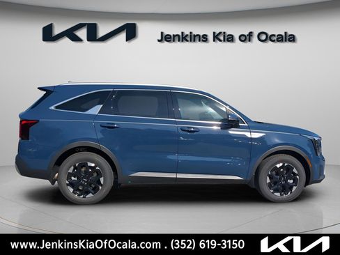 New 2026 Kia Sorento S w/ S Panoramic Sunroof Package image 2