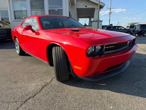 Used 2014 Dodge Challenger SXT w/ Sport Appearance Package RWD image 20