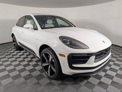 New 2026 Porsche Macan AWD/4WD image 9