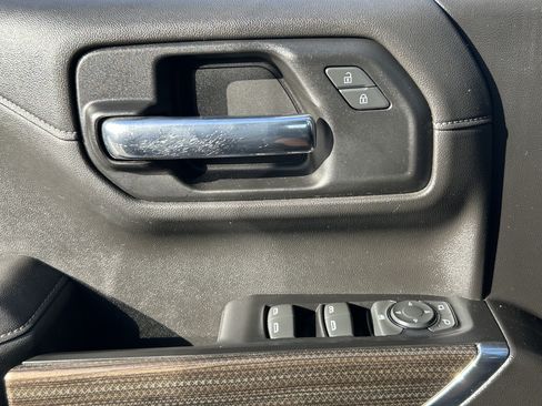 Used 2022 Chevrolet Silverado 1500 LT w/ Convenience Package II AWD/4WD image 19