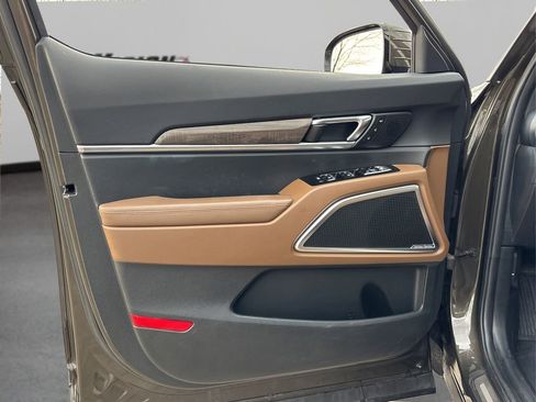 Used 2022 Kia Telluride SX w/ SX Prestige Package image 26