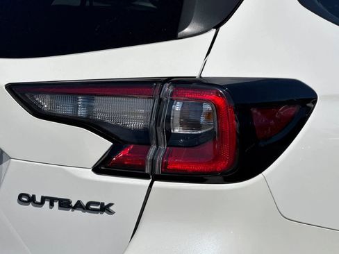 Certified 2024 Subaru Outback Onyx Edition AWD/4WD image 31