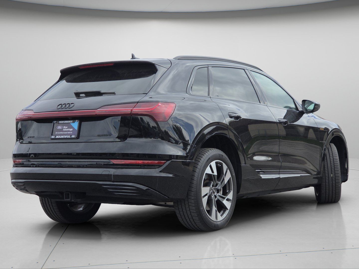 Used 2023 Audi e-tron Premium w/ Convenience Plus Package AWD/4WD image 22