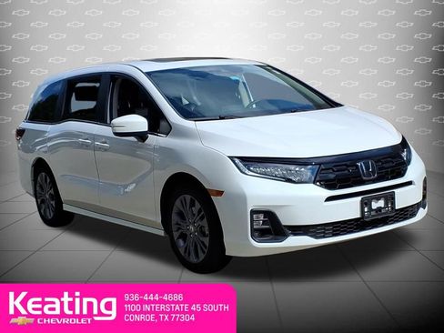 Used 2025 Honda Odyssey Touring image 3