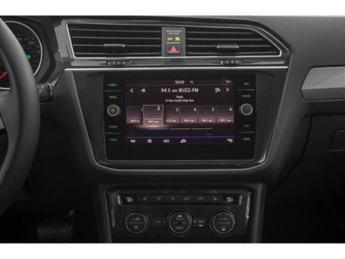 Used 2019 Volkswagen Tiguan SE w/ Panoramic Sunroof Package image 10