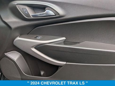 Certified 2024 Chevrolet Trax LS w/ LS Convenience Package image 33