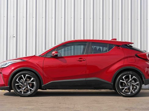 Used 2020 Toyota C-HR XLE image 8