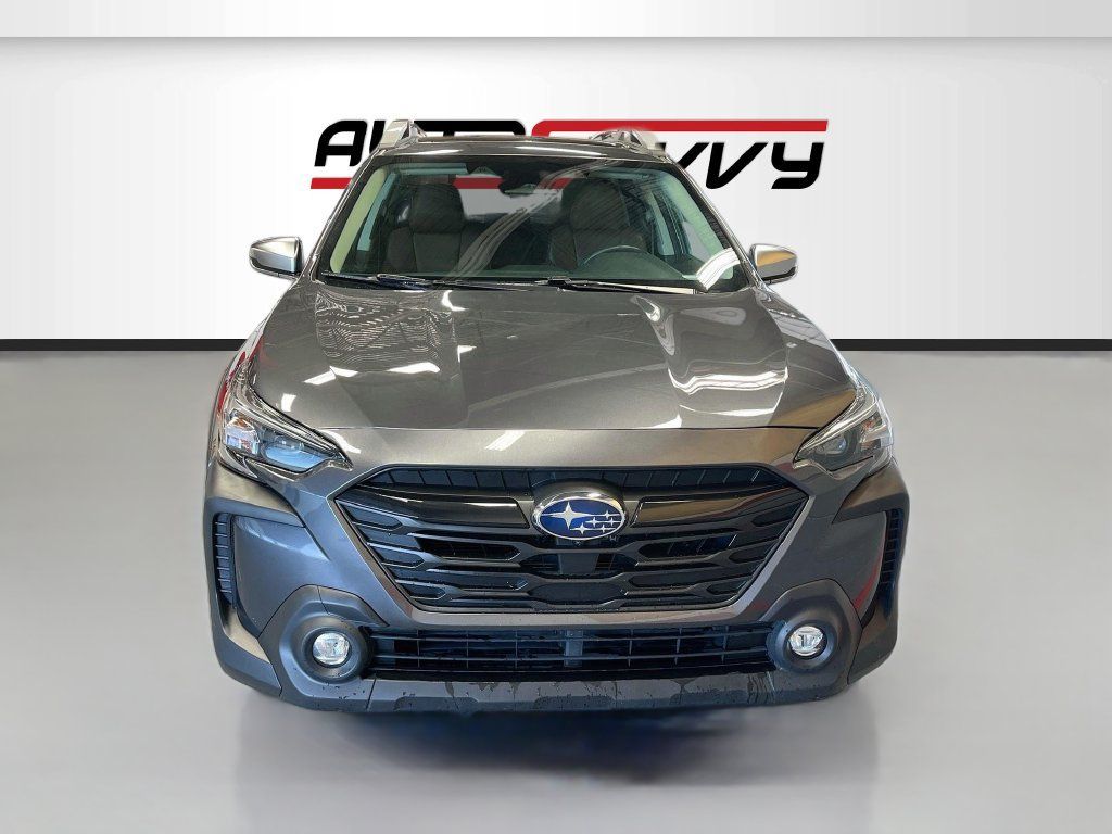 Used 2023 Subaru Outback Touring AWD/4WD image 2