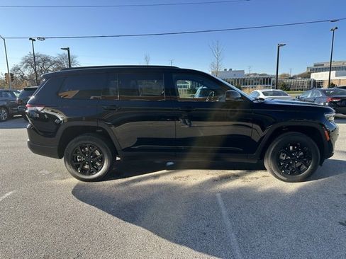 New 2025 Jeep Grand Cherokee L Altitude image 5
