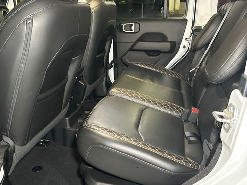 Used 2021 Jeep Wrangler Unlimited Sahara image 16