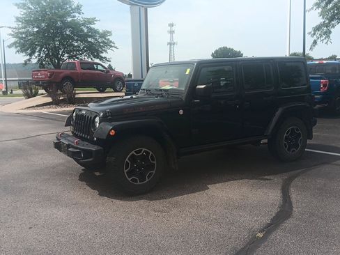 Used 2015 Jeep Wrangler Unlimited Rubicon AWD/4WD image 10