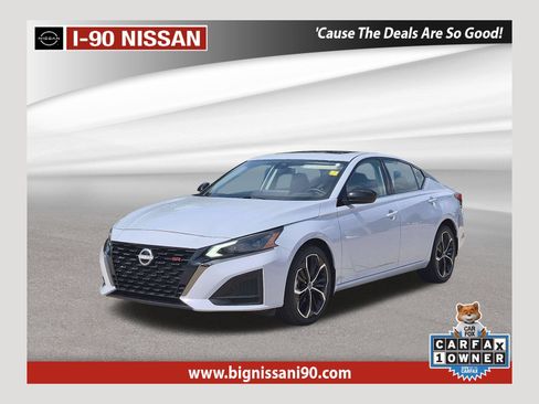 Certified 2023 Nissan Altima 2.5 SR w/ SR Premium Package AWD/4WD image 1