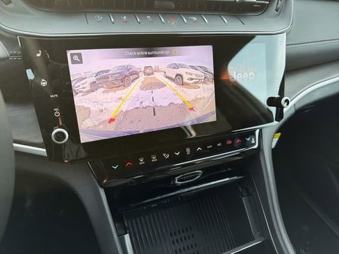 New 2026 Jeep Grand Cherokee Altitude AWD/4WD image 14